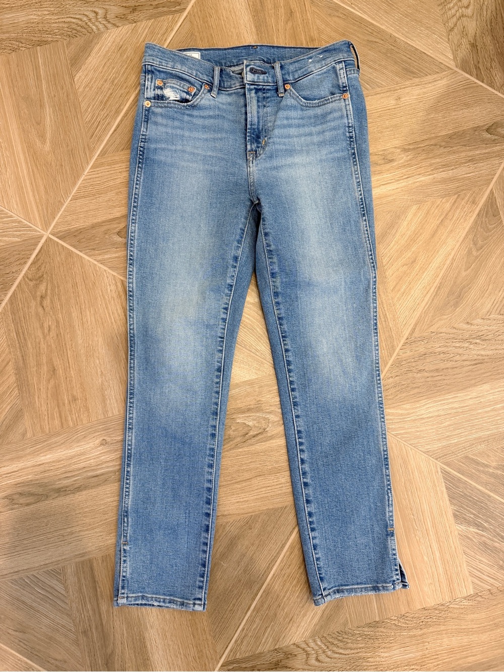 GAP Light Wash Skinny Jeans in Blue